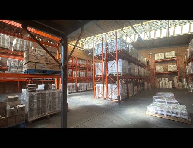 2,261M² WAREHOUSE TO LET IN MEADOWDALE